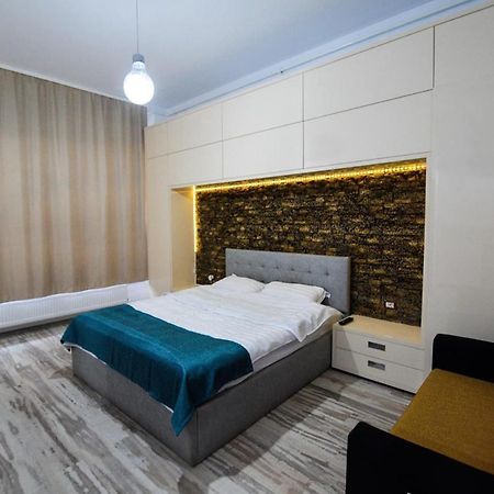 Lakeside Studio Mamaia Central Экстерьер фото